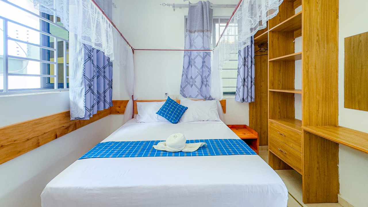 Bright queen sleeping area
