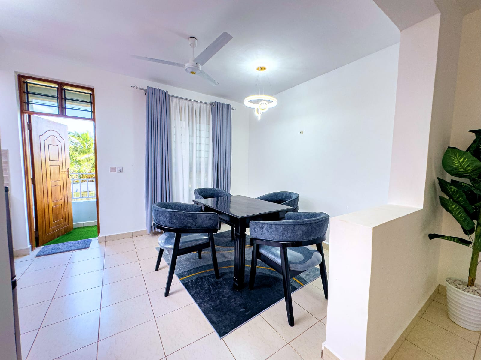 Bright dining corner