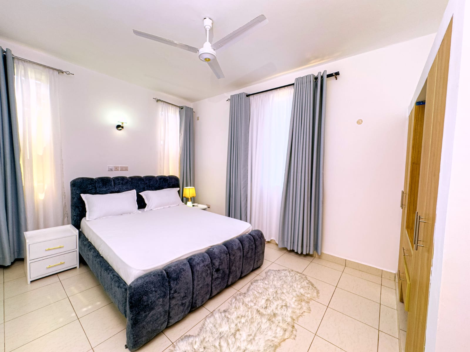 Queen bedroom