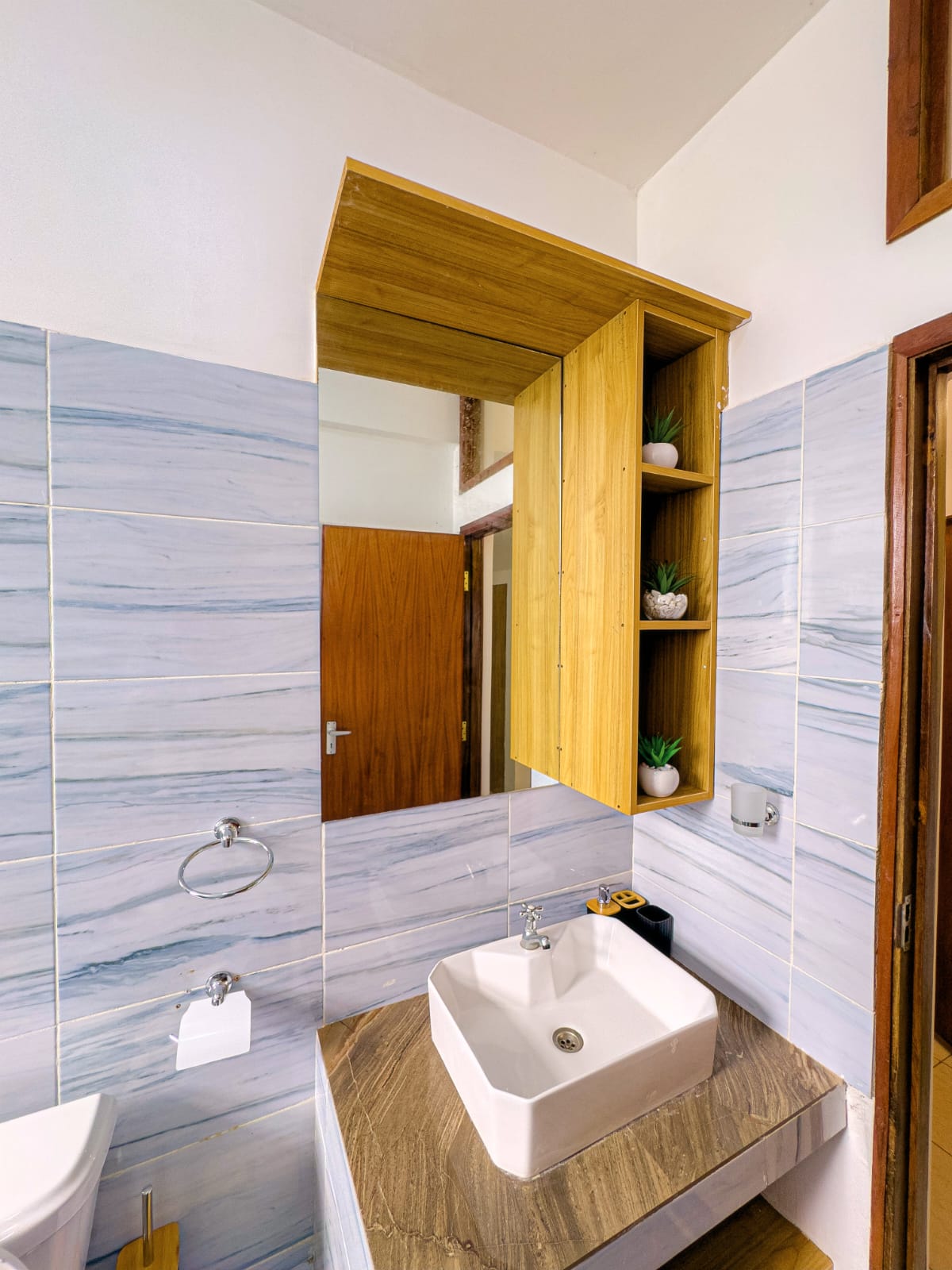 Modern bathroom