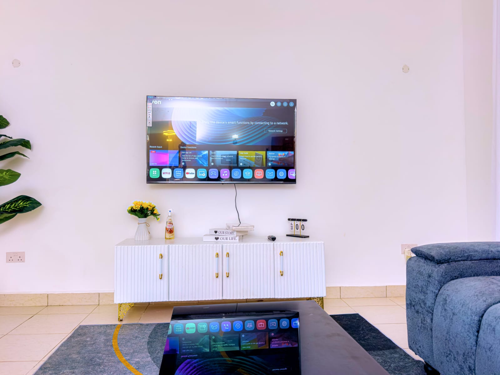 Smart TV wall